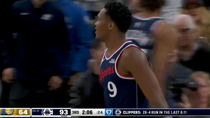 开云体育app-马瑟林单挑科比-布朗打成2+1，快船轰出27-4领先步行者30分