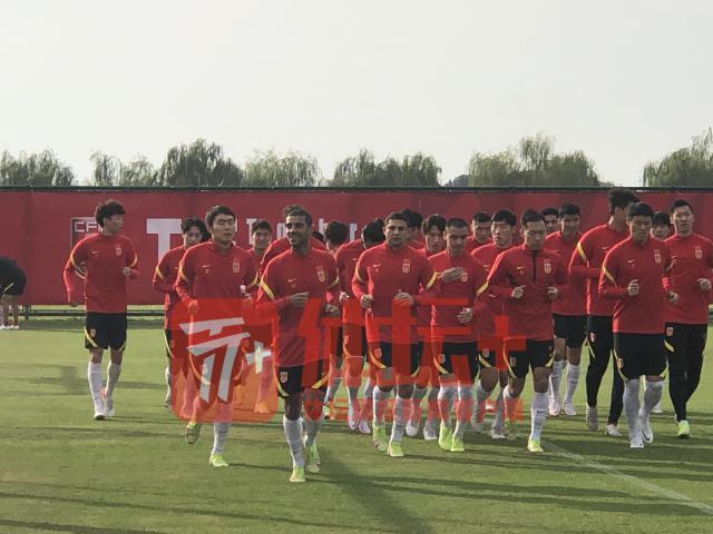 kaiyun-中国男足回家休整结束 今日复训继续备战12强赛