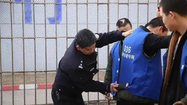 开云体育直播-纪实：女子强迫情夫老公三人同床，逼丈夫看两人苟合，结局酿惨案