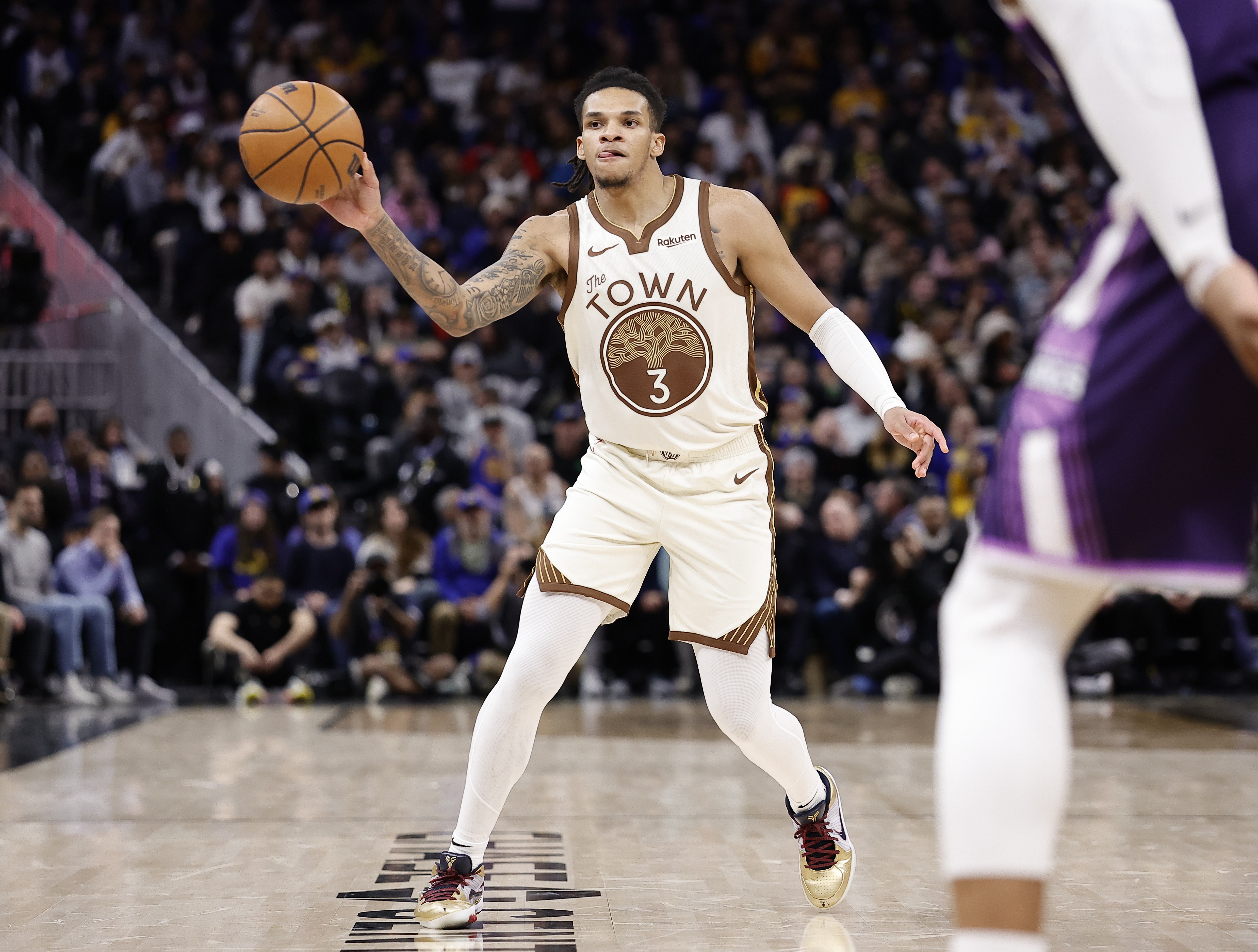 开云体育app-理查德单场6断！成为09-10赛季库里后单场抢断最多的勇士新秀